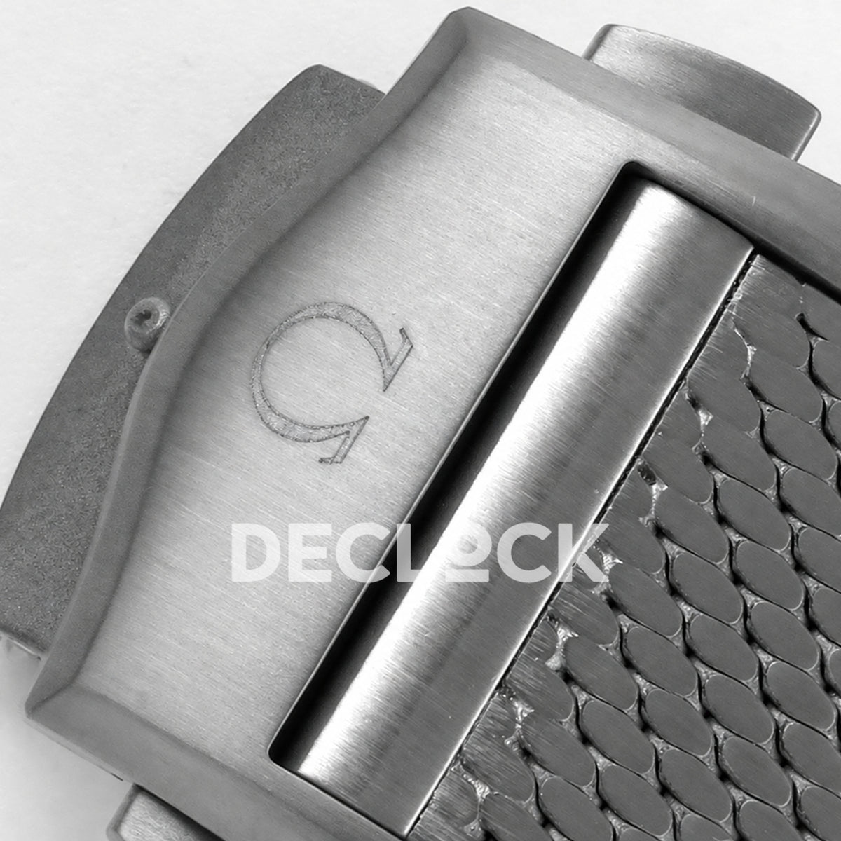 Omega Seamaster Diver 300M No Time To Die ORF titanium mesh 8806 Free Sprung — clasp logo detail