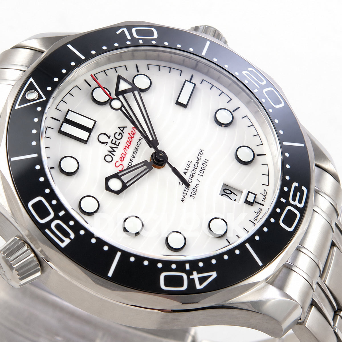 Omega Seamaster Diver 300M ORF white dial steel 8800 Free Sprung — angled dial detail
