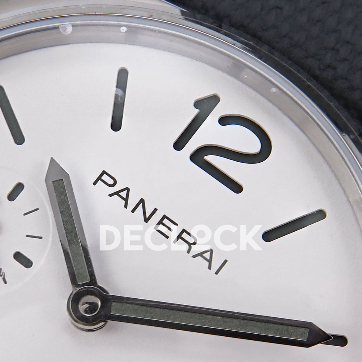 Panerai Luminor Due Luna Rossa PAM01381 White Dial VSF P900 replica - upper dial detail