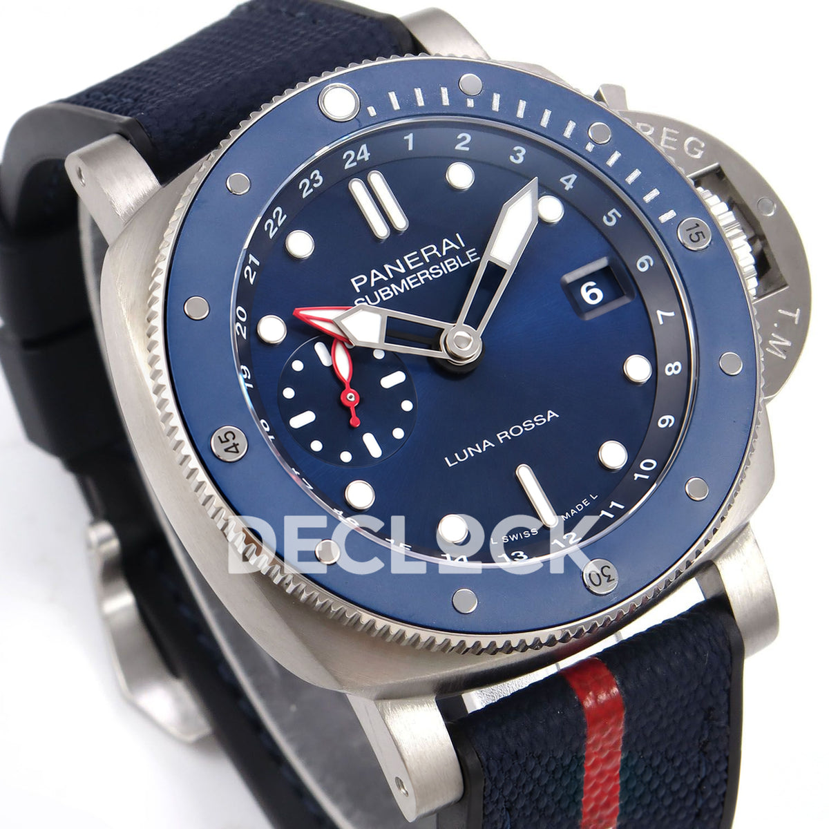 Panerai Submersible GMT Luna Rossa Titanio PAM01507 Blue Dial VSF P900 replica - dial angle left
