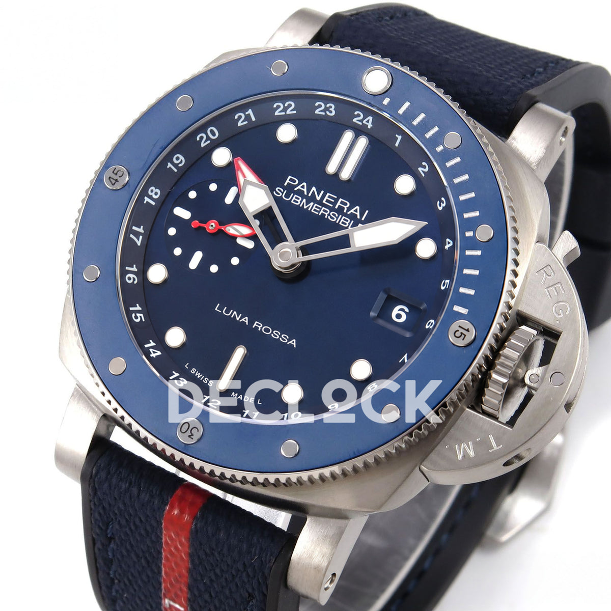Panerai Submersible GMT Luna Rossa Titanio PAM01507 Blue Dial VSF P900 replica - full watch angle
