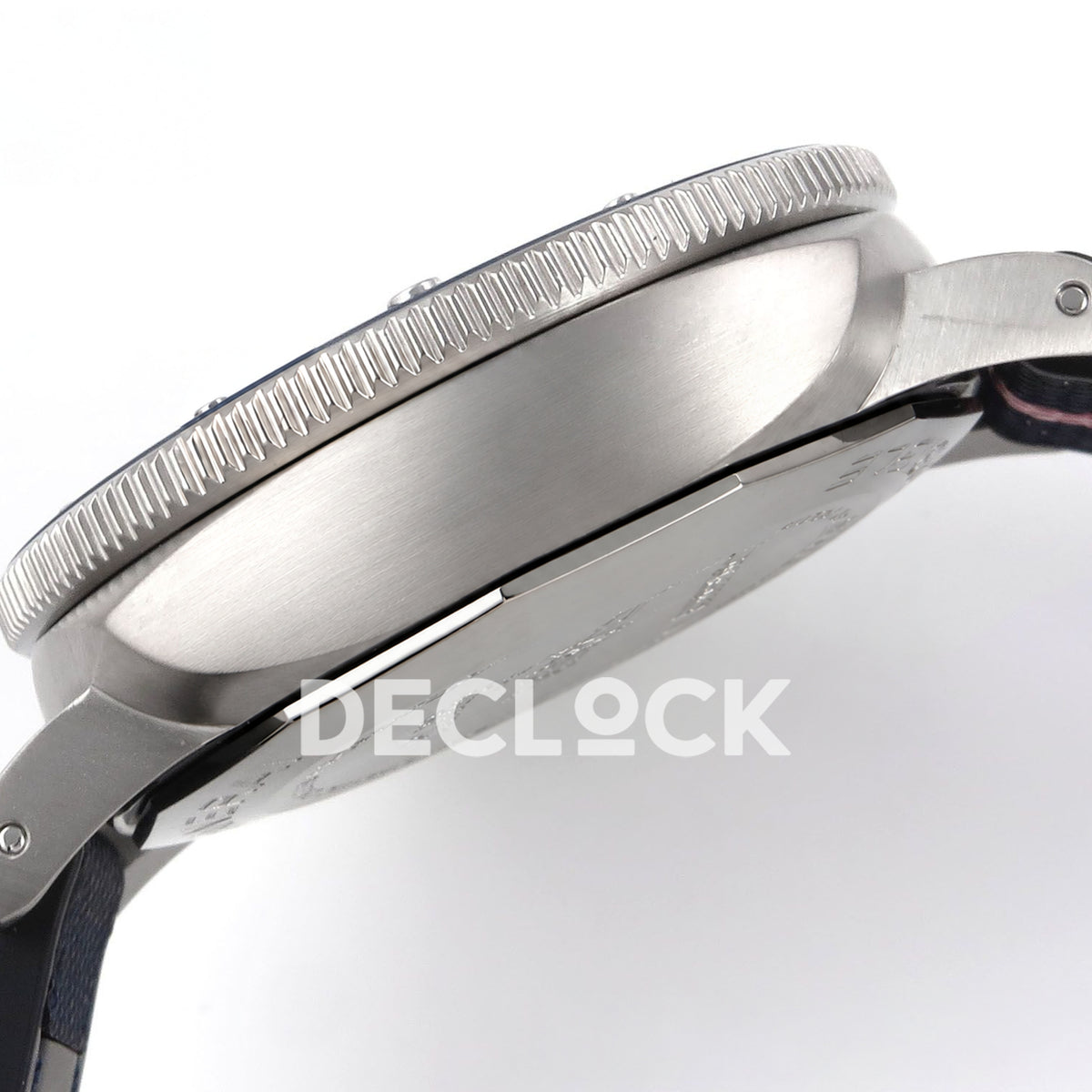 Panerai Submersible GMT Luna Rossa Titanio PAM01507 Blue Dial VSF P900 replica - case profile