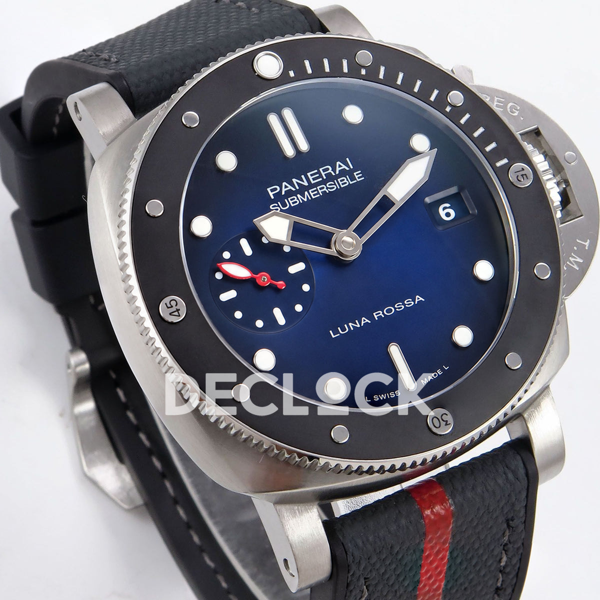 Panerai Submersible Luna Rossa PAM01565 Blue Dial VSF P900 replica - dial angle left