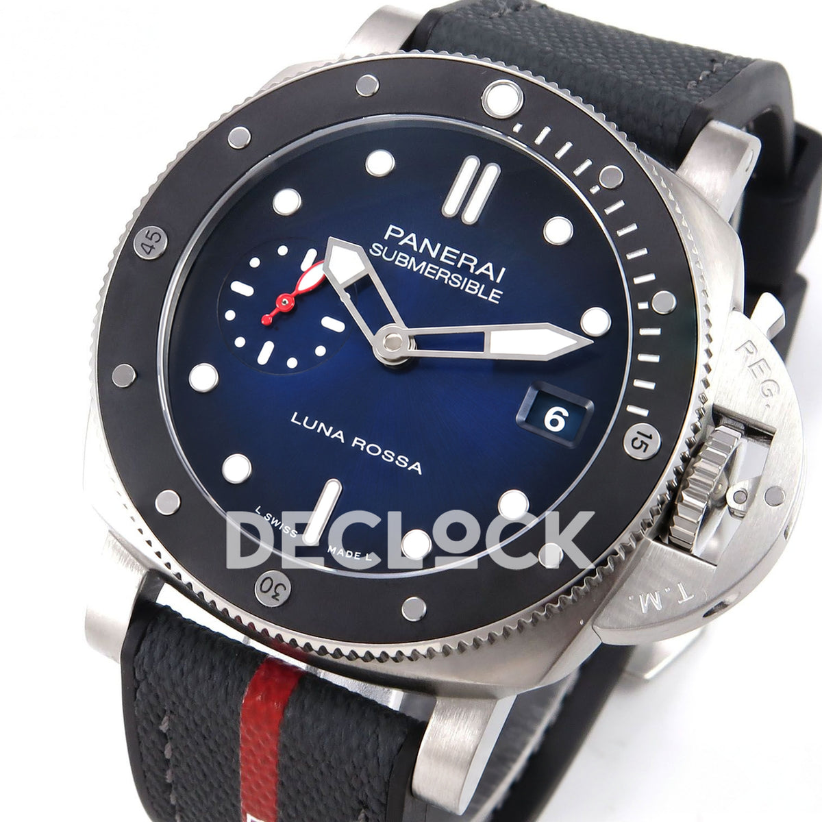 Panerai Submersible Luna Rossa PAM01565 Blue Dial VSF P900 replica - full watch angle