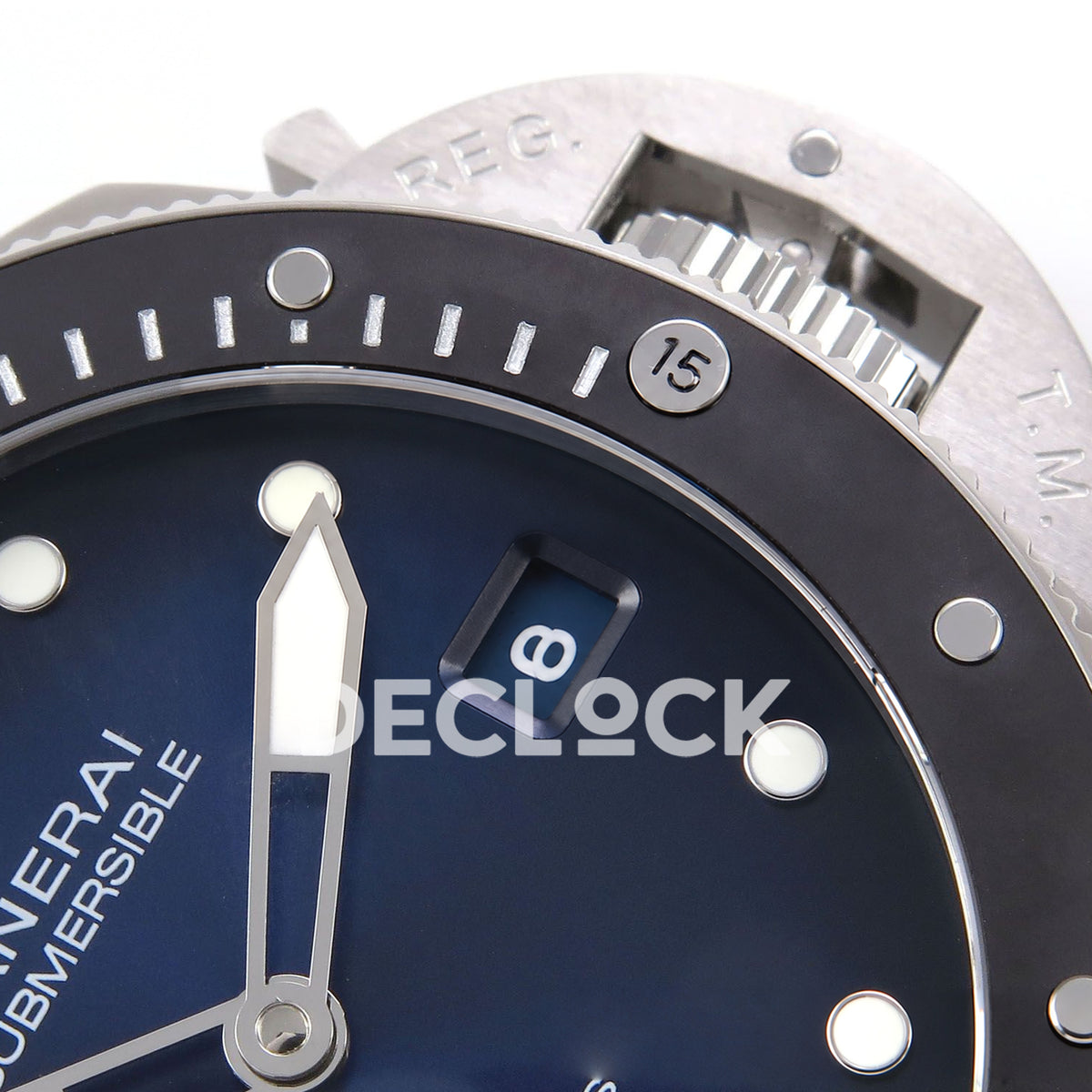 Panerai Submersible Luna Rossa PAM01565 Blue Dial VSF P900 replica - crown date detail