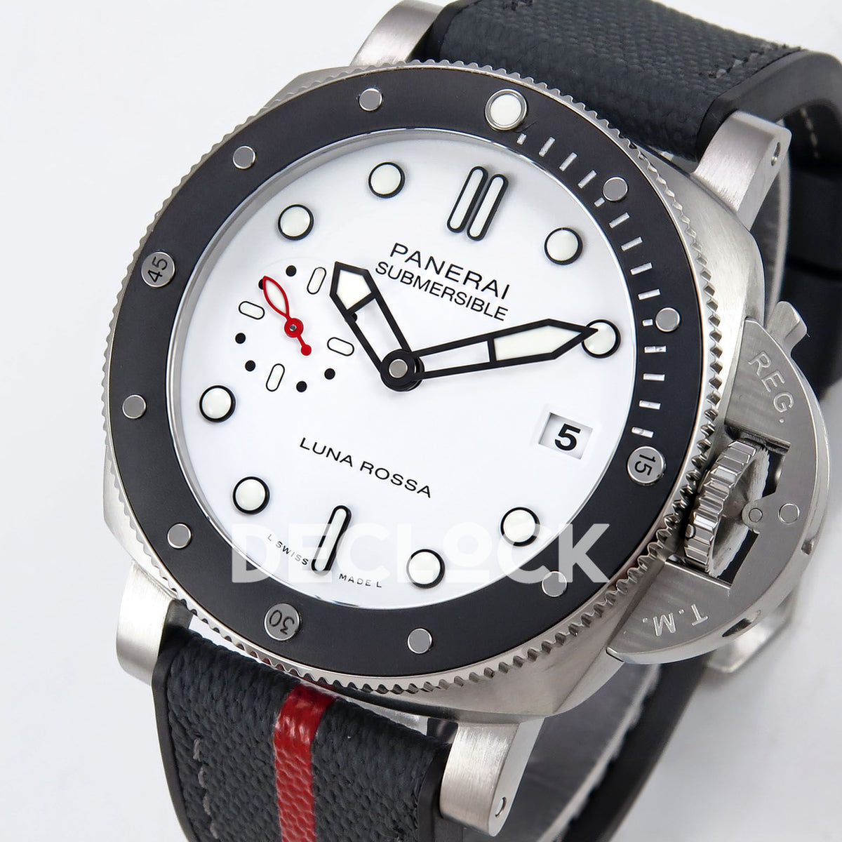 Panerai Submersible Luna Rossa PAM01579 White Dial VSF P900 replica - full watch angle