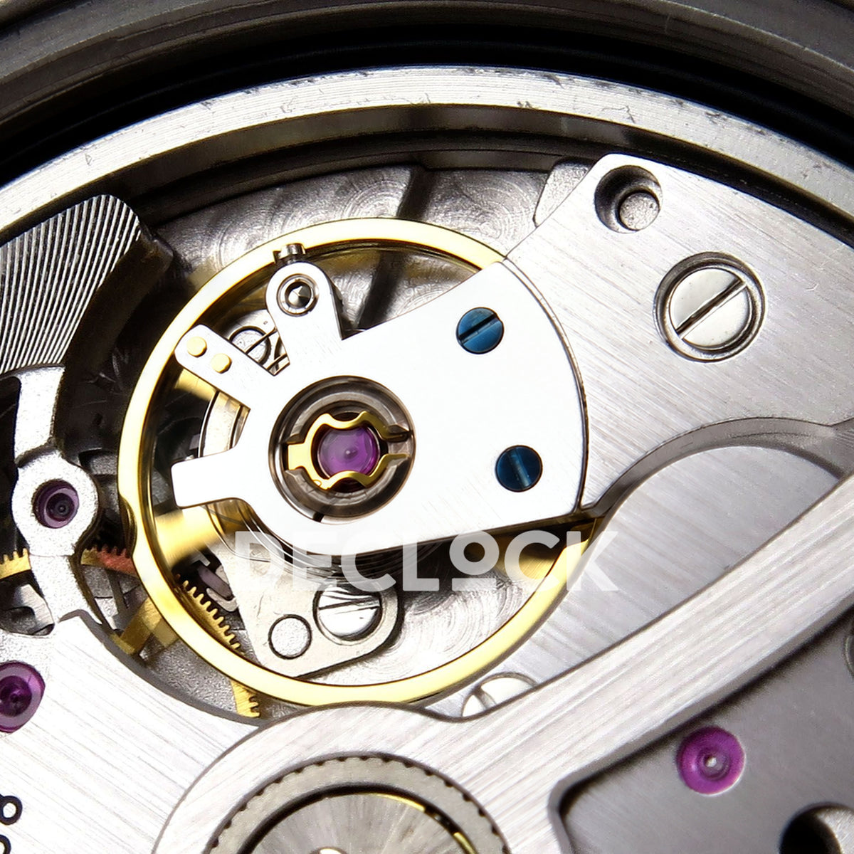 Panerai Submersible Luna Rossa PAM01579 White Dial VSF P900 replica - balance detail