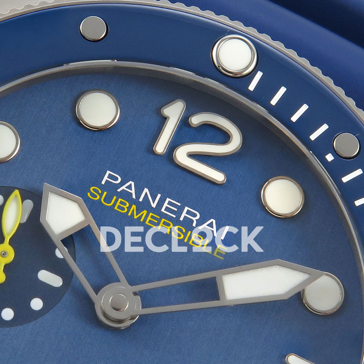Panerai Submersible Mike Horn PAM01676 Blue Dial Rubber VSF P900 replica - upper dial detail