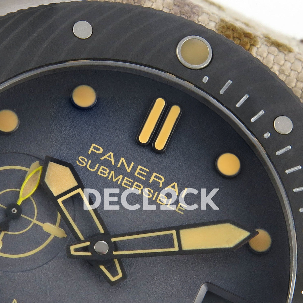 Panerai Submersible Navy SEALs Titanio PAM01669 Camouflage VSF P900 replica - upper dial detail
