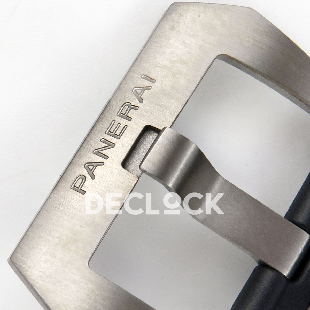 Panerai Submersible Navy SEALs Titanio PAM01669 Camouflage VSF P900 replica - buckle engraving