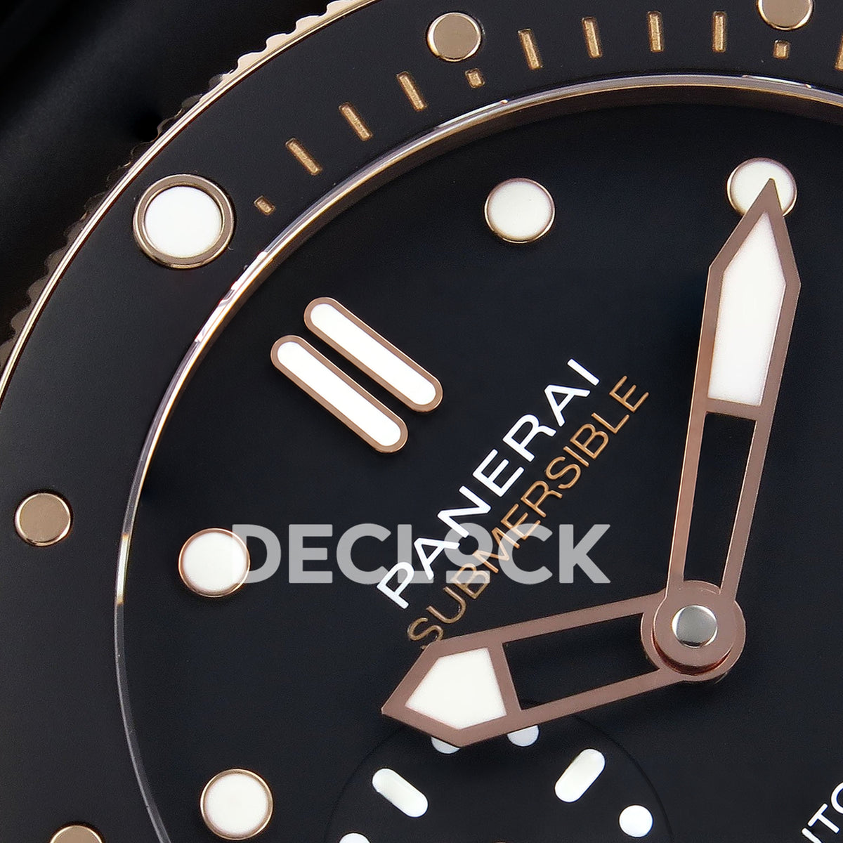 Panerai Submersible PAM02164 Rose Gold Black Rubber VSF P900 replica - upper dial detail