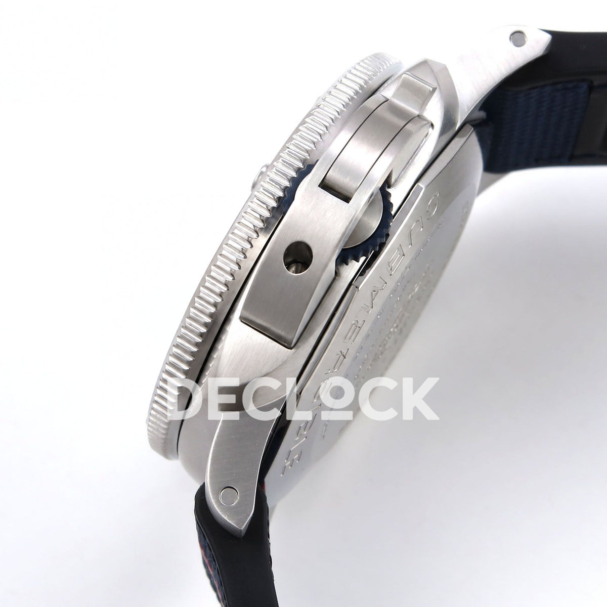 Panerai Submersible QuarantaQuattro Luna Rossa PAM01391 Blue Fabric VSF P900 replica - crown guard
