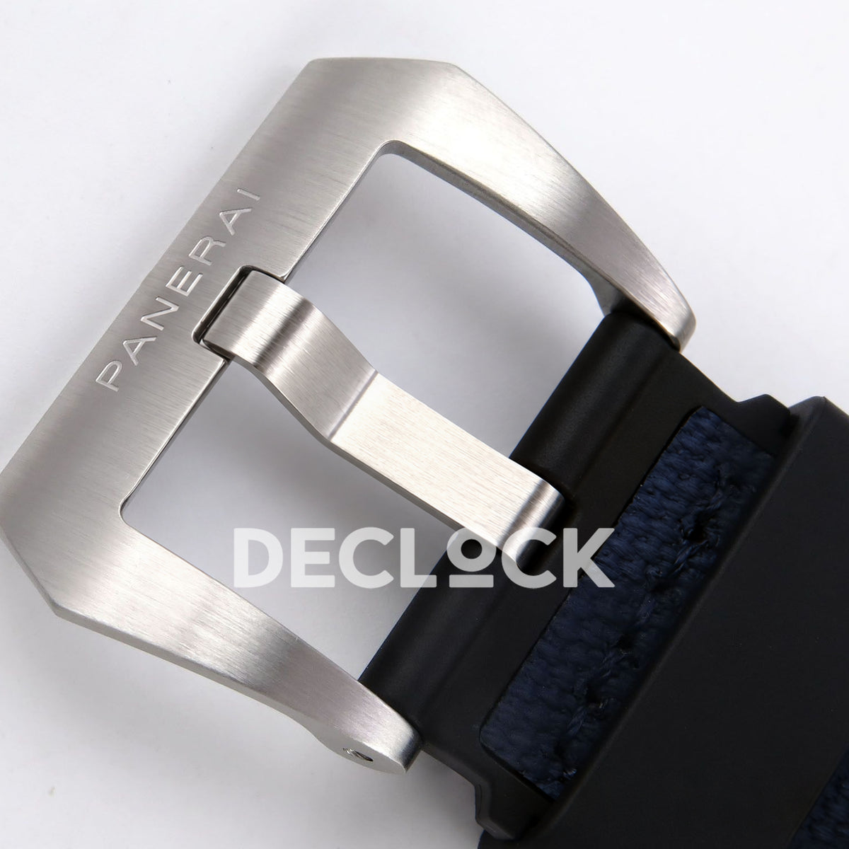 Panerai Submersible QuarantaQuattro Luna Rossa PAM01391 Blue Fabric VSF P900 replica - buckle engraving