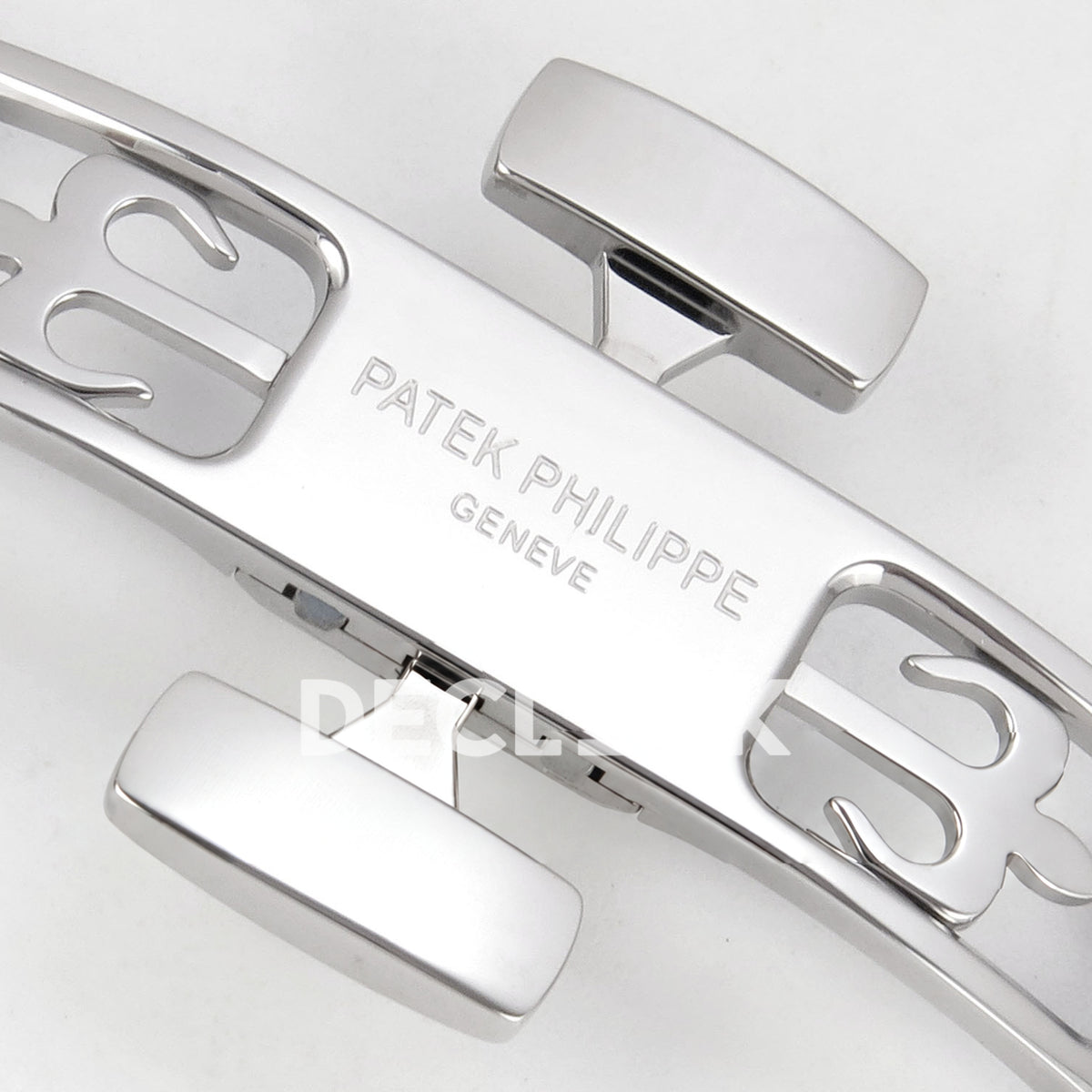 Patek Philippe Aquanaut 5168G APWF replica - original Patek Philippe Geneve clasp engraving