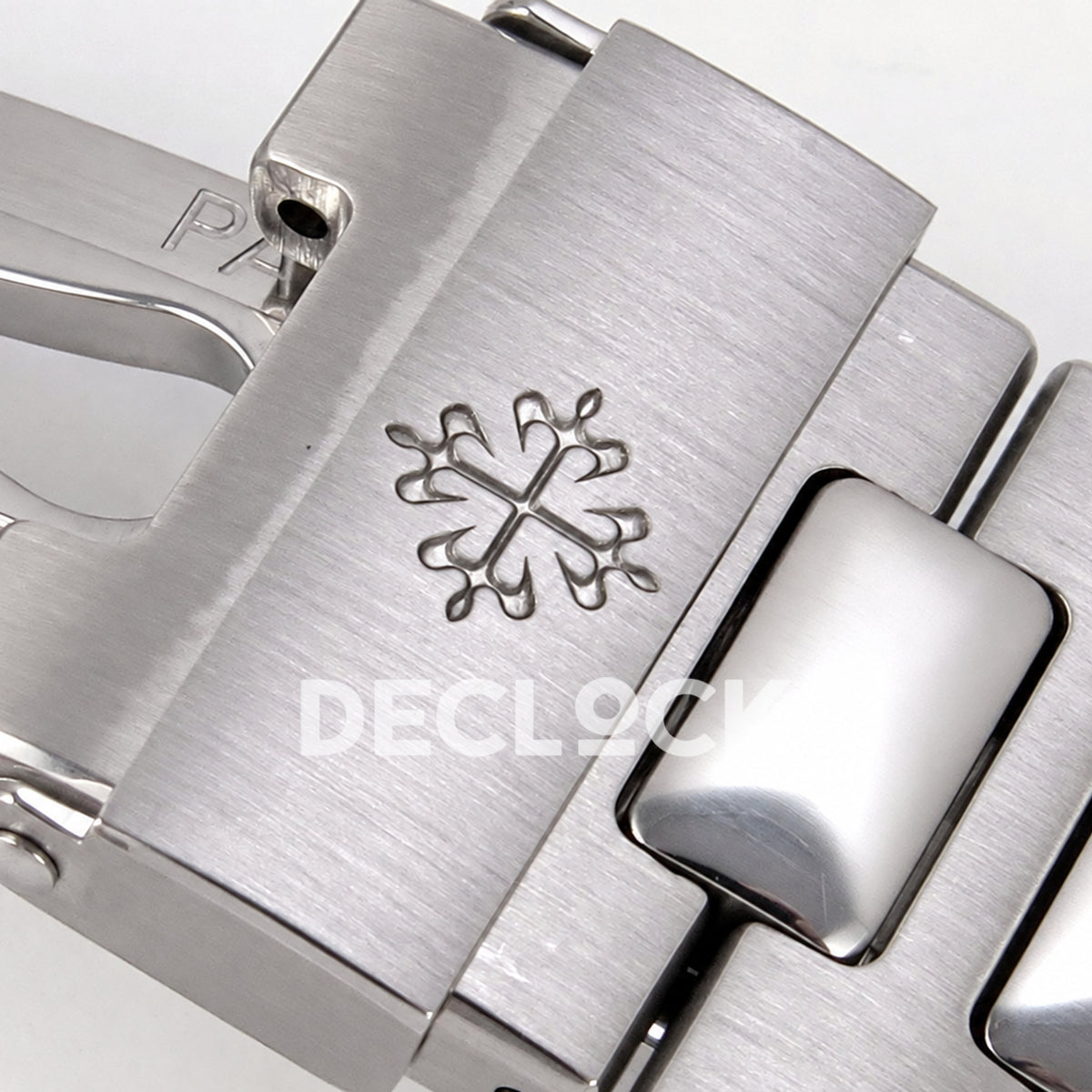 Patek Philippe Nautilus 5711 AGF, blue dial, DPB330 — clasp logo