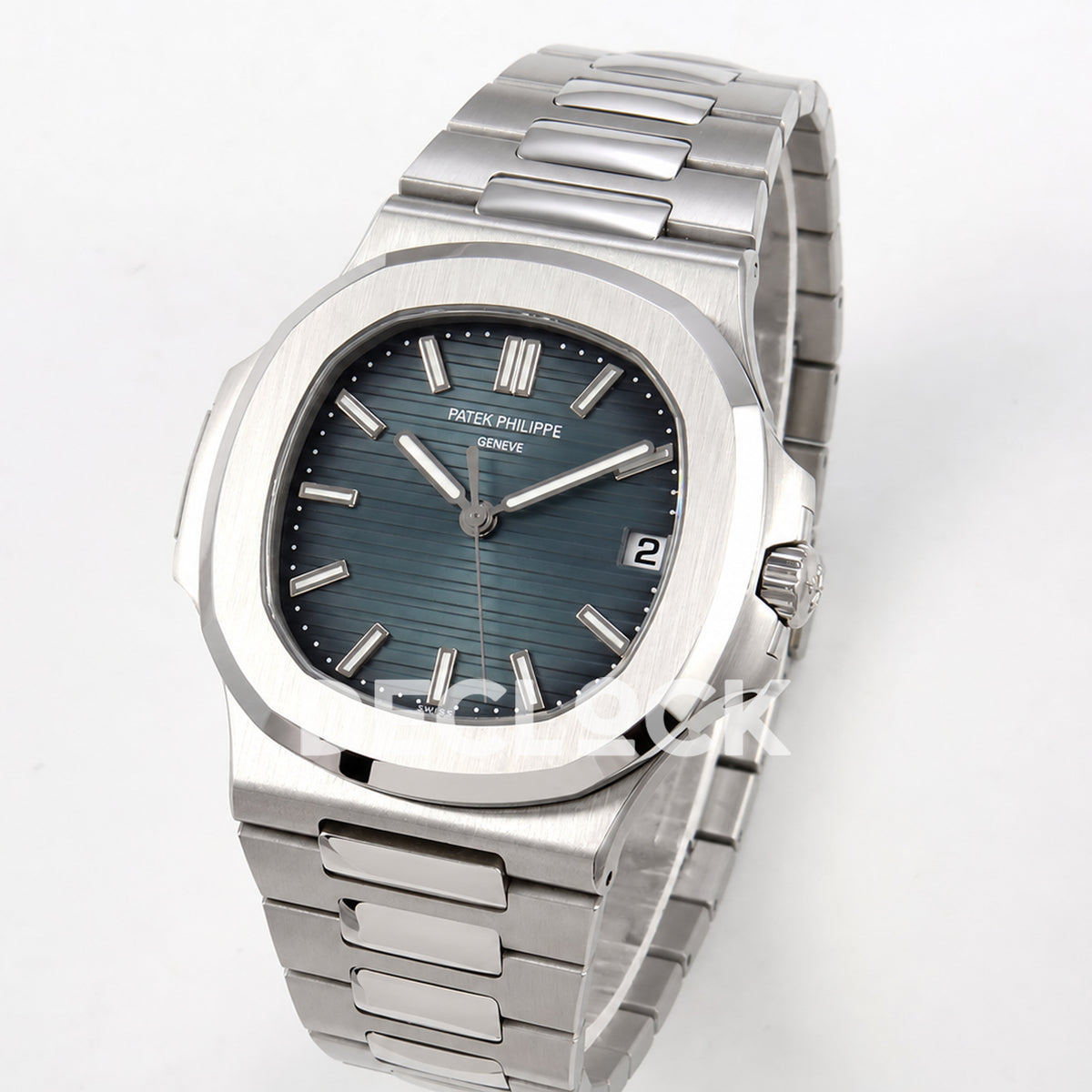 Patek Philippe Nautilus 5711 DDF 2006 V2, blue dial, DPB330 — angled front