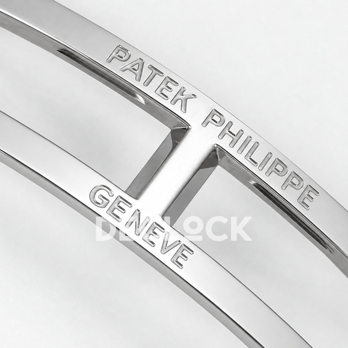 Patek Philippe Nautilus 5711 DDF 2006 V2, blue dial, DPB330 — clasp engraving