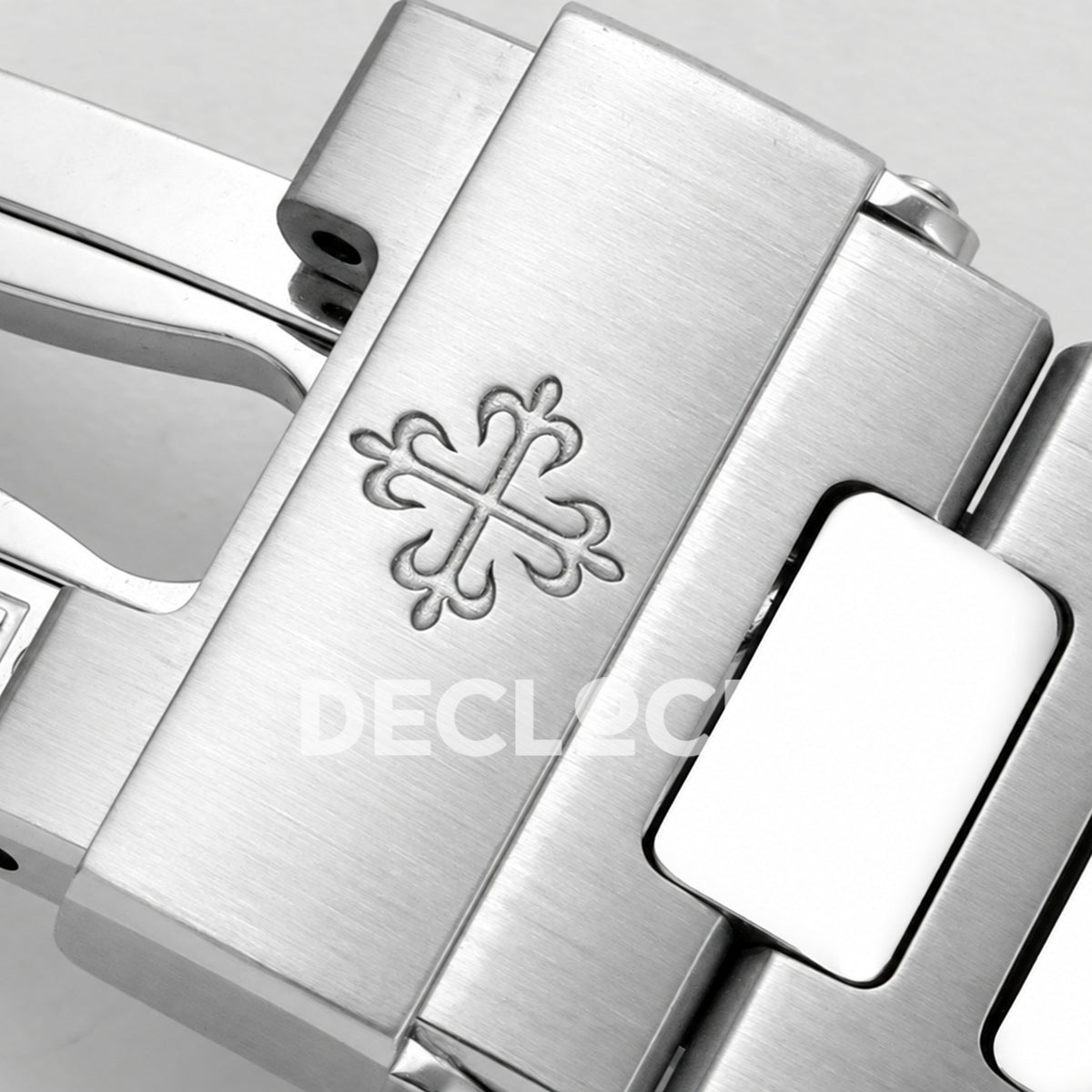 Patek Philippe Nautilus 5711 DDF 2006 V2, blue dial, DPB330 — clasp logo
