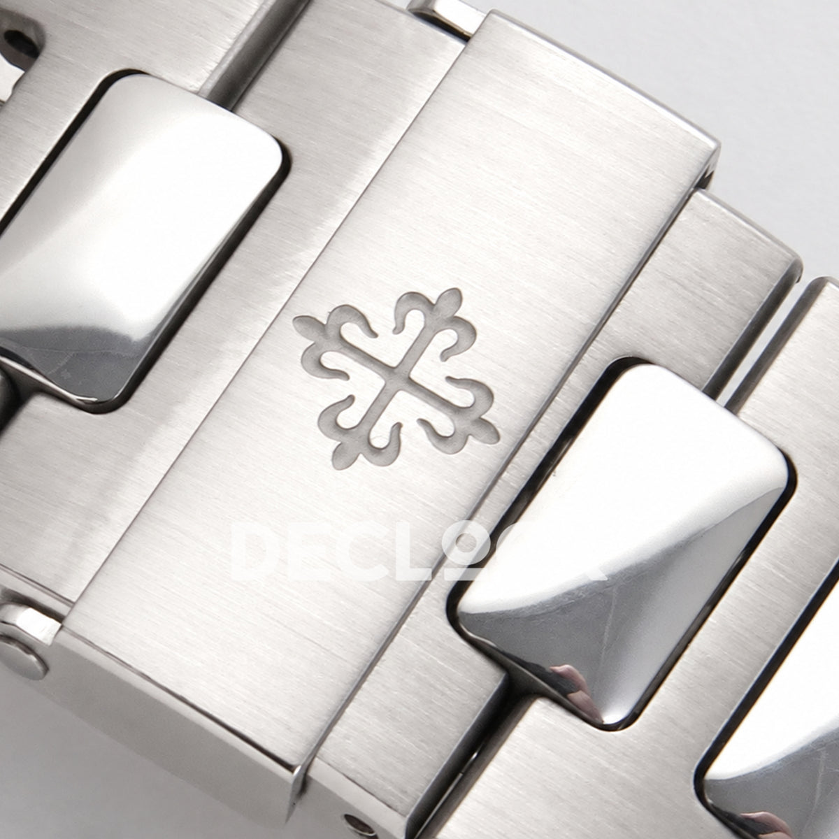 Patek Philippe Nautilus 5711 PPF, blue dial, JH330 — clasp logo