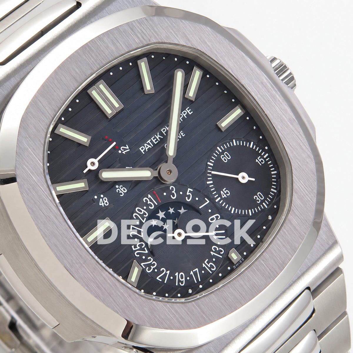 Patek Philippe Nautilus 5712/1A-001 UMI blue dial - dial angle