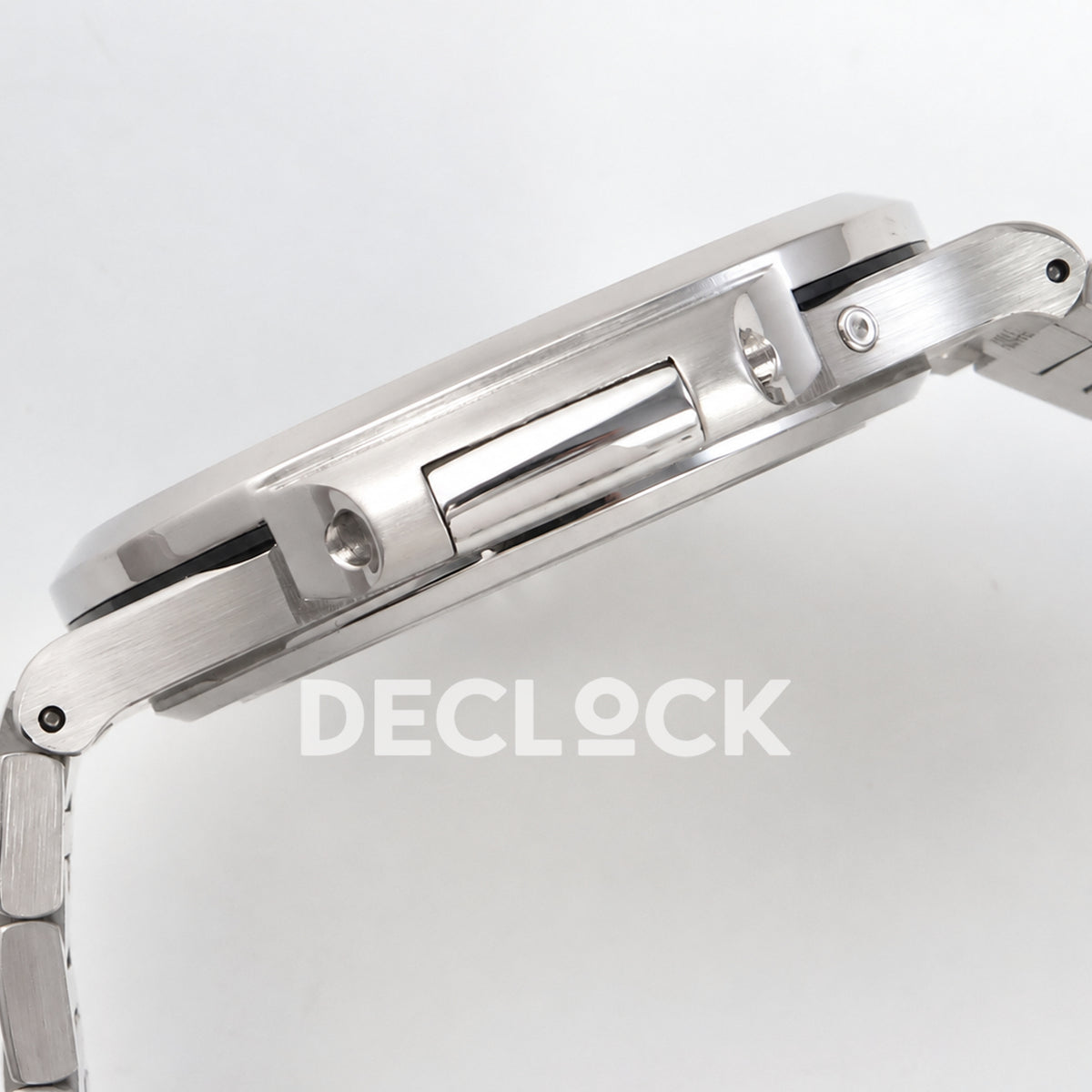 Patek Philippe Nautilus 5712/1A-001 UMI blue dial - case profile