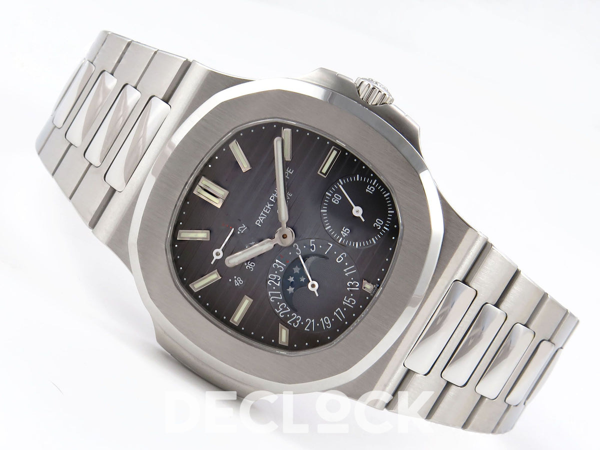 Nautilus 5712 PPF V4+ blue dial, steel case and bracelet at the opposite angle