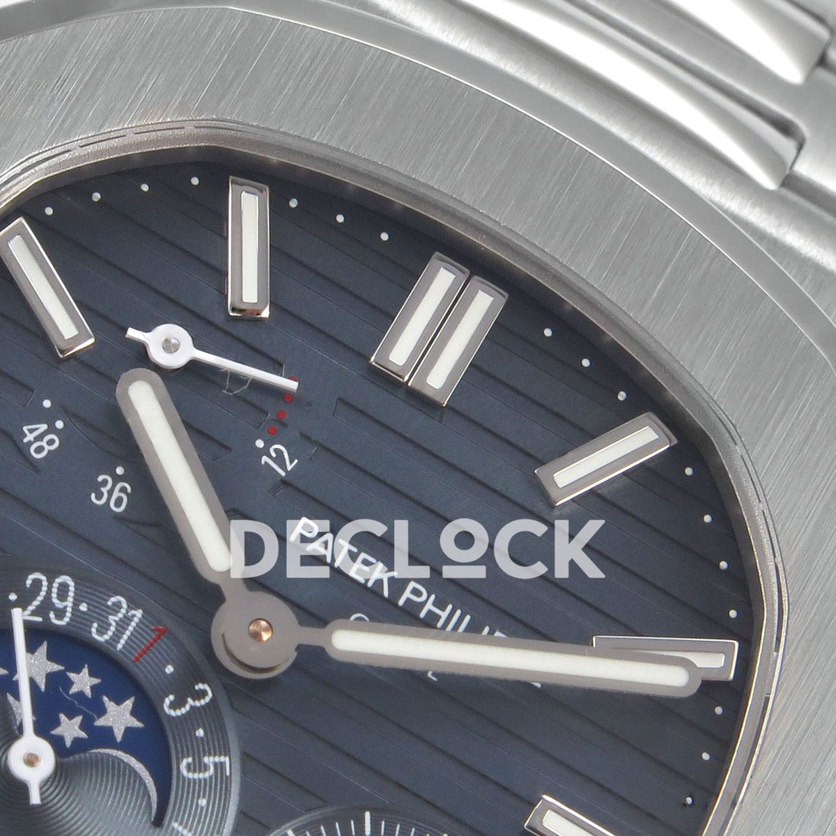 Nautilus 5712 WSF power-reserve scale, hands and applied markers close-up