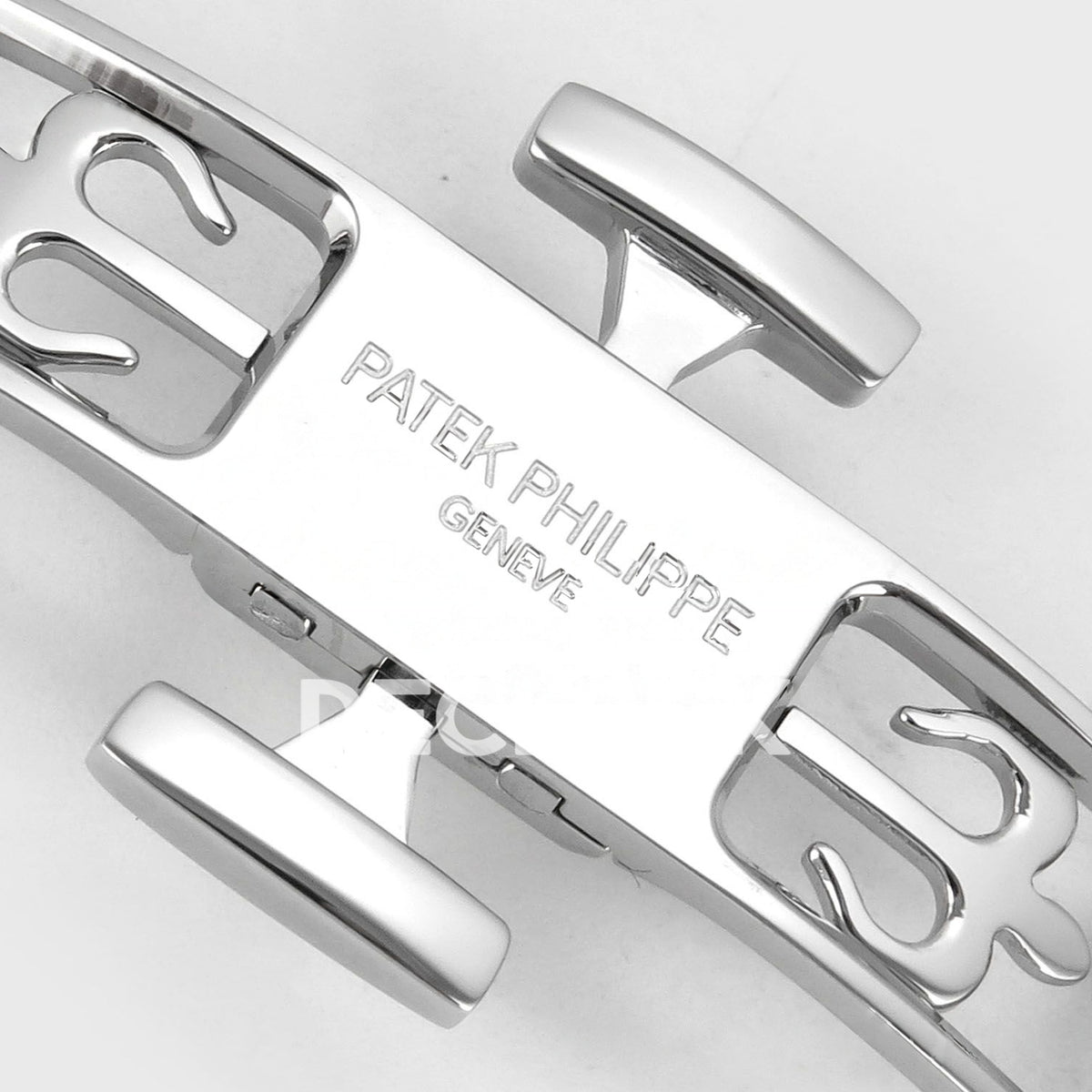 Patek Philippe Nautilus 5712 WSF blue dial steel watch, patek philippe geneve clasp engraving