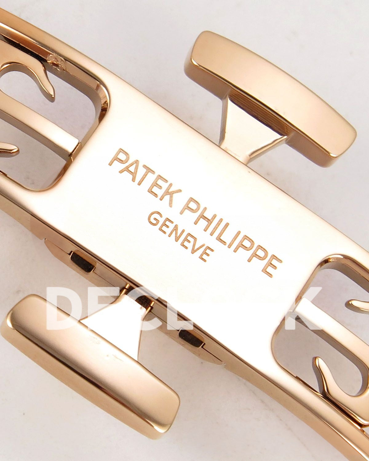 Patek Philippe Nautilus 5712 WSF rose-gold-tone watch — clasp engraving