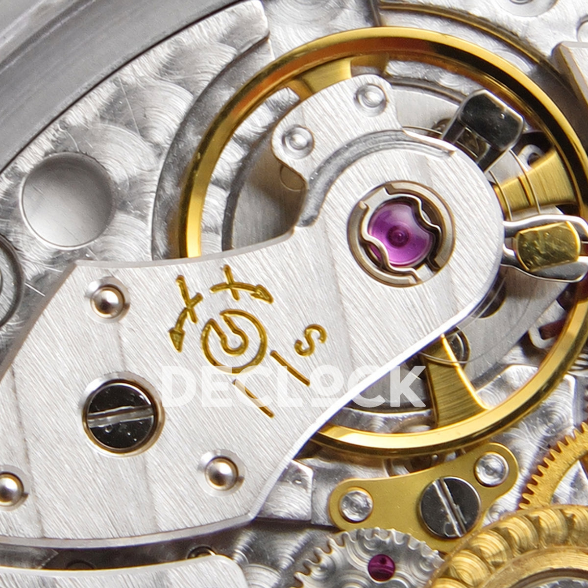 Patek Philippe Nautilus 5811 DDF weighted, blue dial, DD330 — balance wheel detail