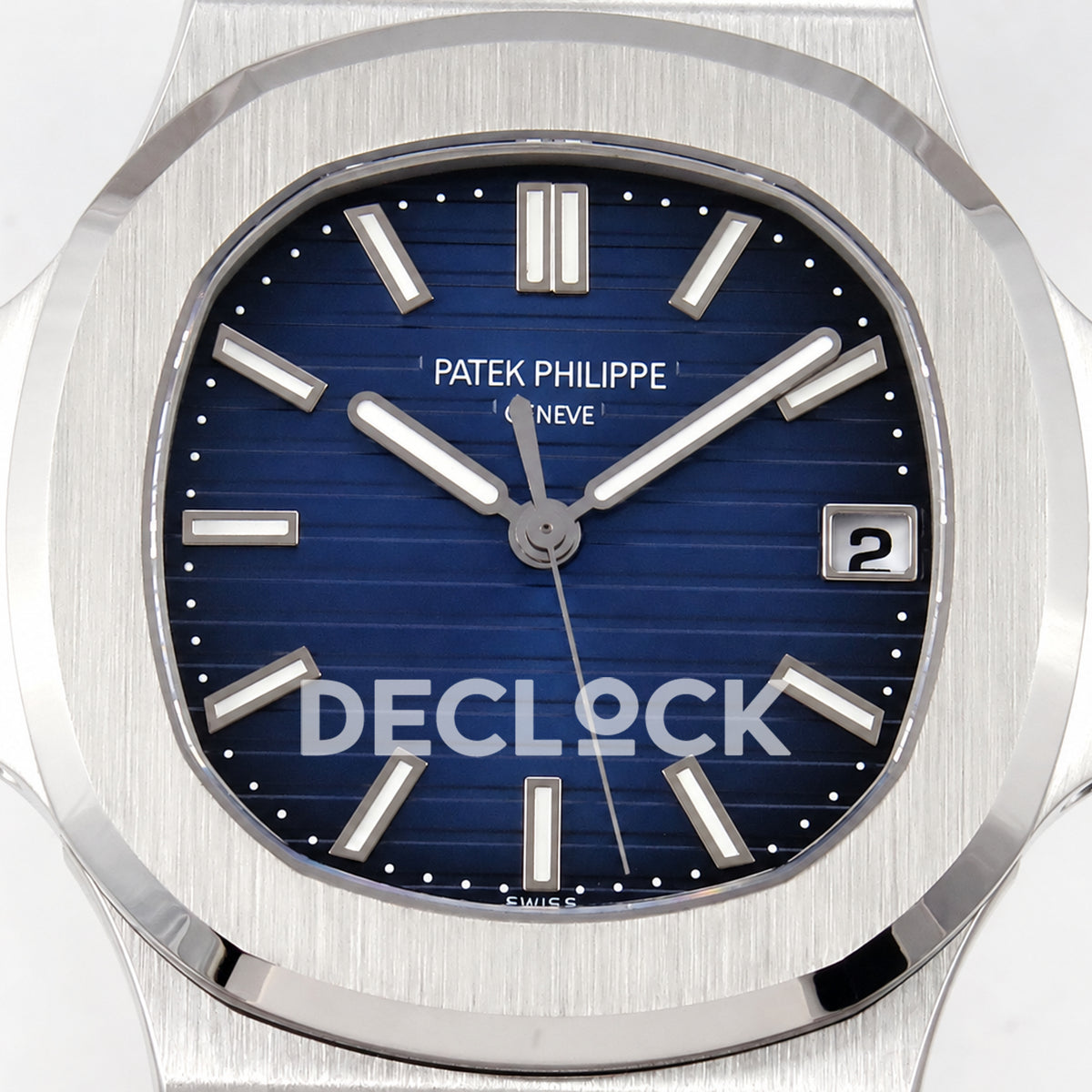 Patek Philippe Nautilus 5811 DDF weighted, blue dial, DD330 — blue dial closeup