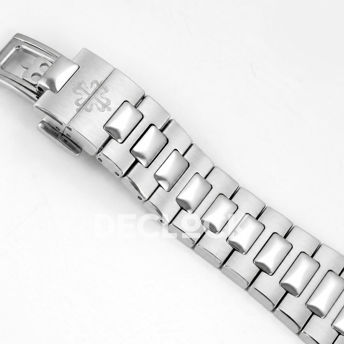 Patek Philippe Nautilus 5811 DDF weighted, blue dial, DPB330 — bracelet clasp