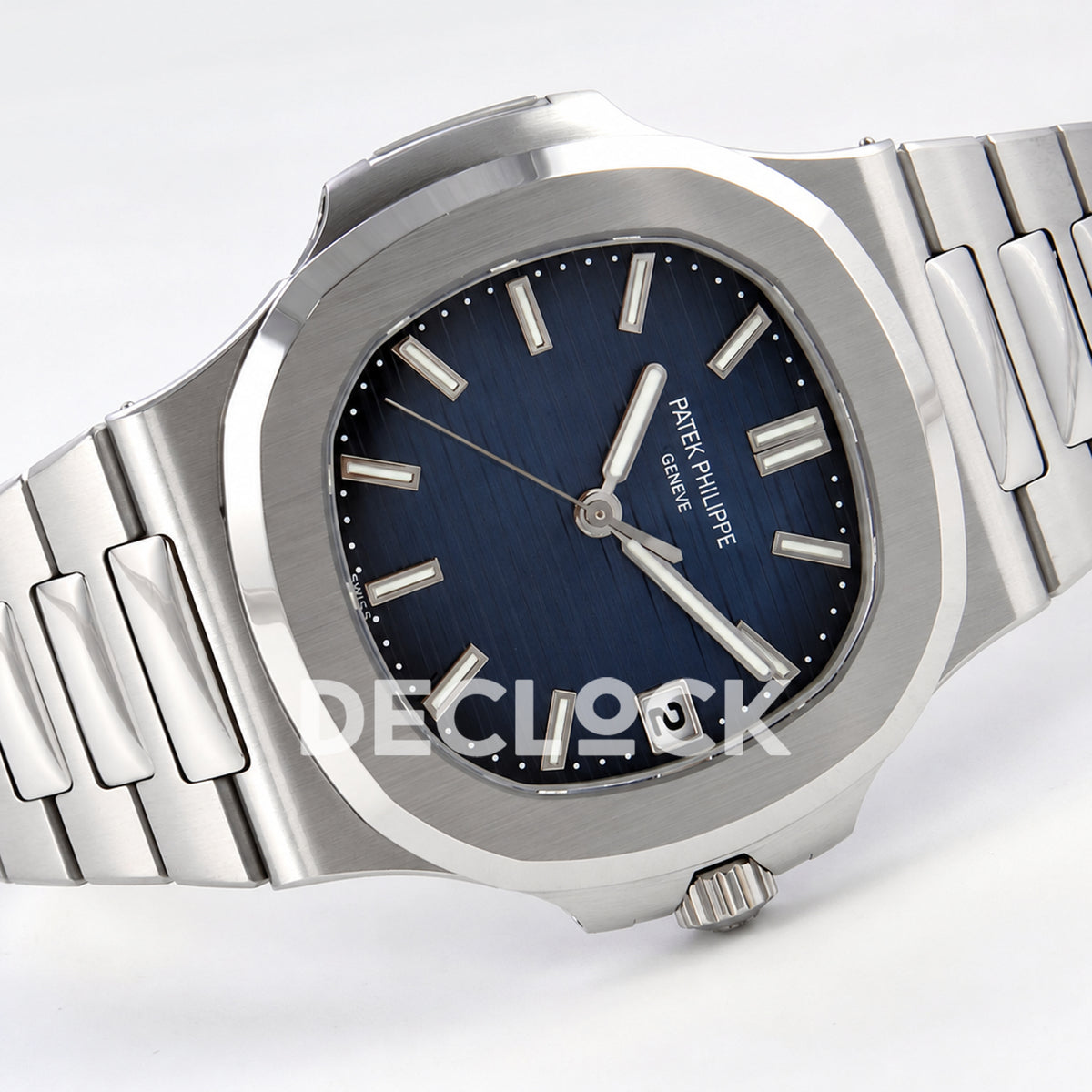 Patek Philippe Nautilus 5811 DDF weighted, blue dial, DPB330 — bracelet front