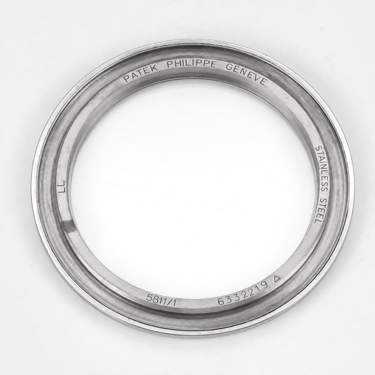 Patek Philippe Nautilus 5811 DDF weighted, blue dial, DPB330 — inner caseback ring