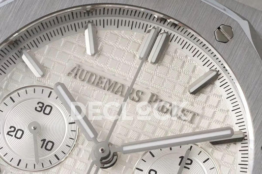 Replica Audemars Pigeut Royal Oak Self-Winding Chronograph White Dial in Steel |  Declock.