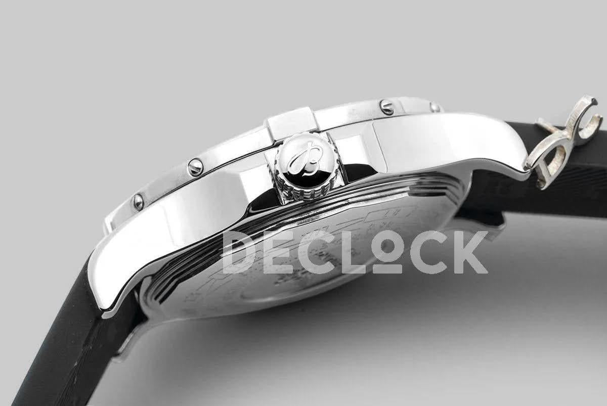 Replica Breitling Avenger II GMT Black Dial in Steel on Rubber Strap |  Declock.