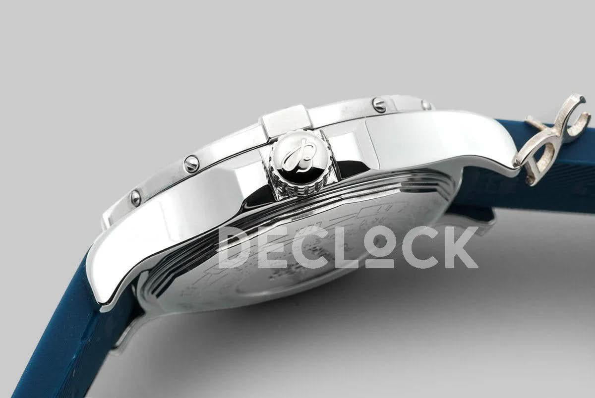 Replica Breitling Avenger II GMT Blue Dial in Steel on Rubber Strap |  Declock.