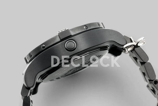 Replica Breitling Avenger II Seawolf Blacksteel Yellow Dial in DLC Steel on Bracelet | Declock.
