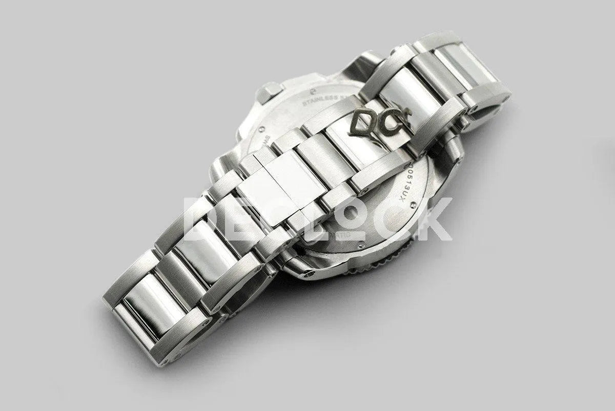 Replica Cartier Calibre de Cartier Diver Black Dial in Steel Bracelet