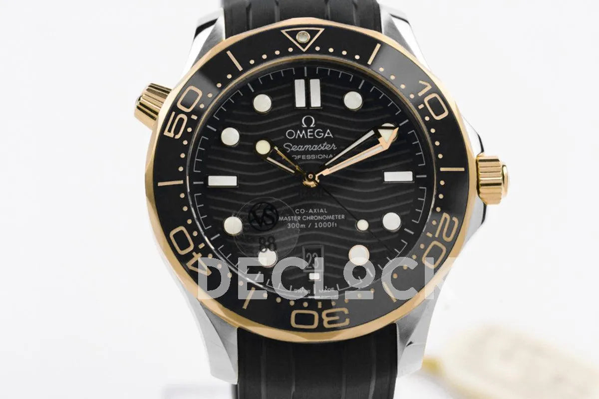 Replica Omega Seamaster Diver 300m Omega Co-Axial Master Chronometer 42mm Black Dial with Black Bezel in Steel/Yellow Gold on Rubber Strap