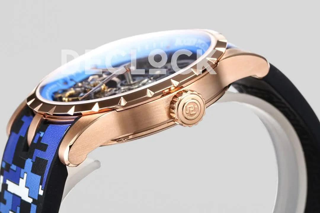 Replica Roger Dubuis Excalibur Spider Skeleton Flying Tourbillon in Rose Gold with Blue/Black Rubber Strap |  Declock.