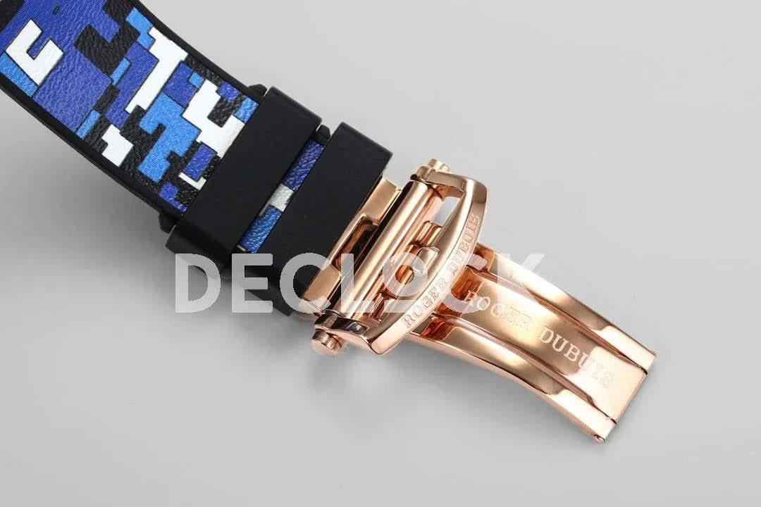 Replica Roger Dubuis Excalibur Spider Skeleton Flying Tourbillon in Rose Gold with Blue/Black Rubber Strap |  Declock.