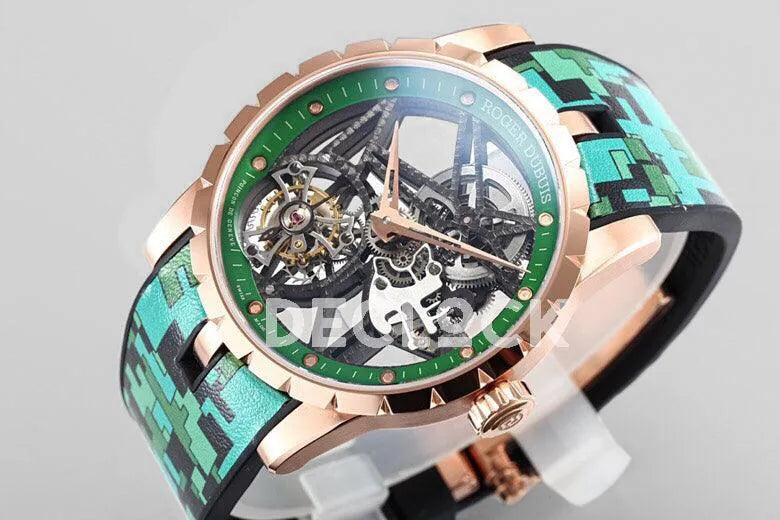 Replica Roger Dubuis Excalibur Spider Skeleton Flying Tourbillon in Rose Gold with Green/Black Rubber Strap