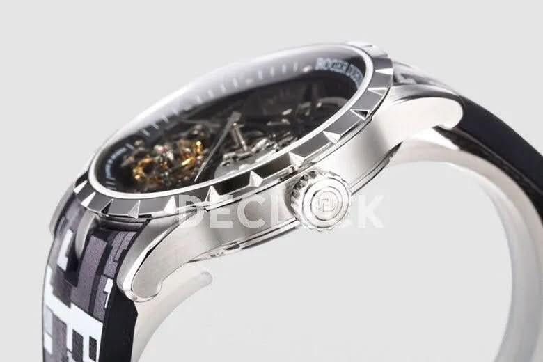Replica Roger Dubuis Excalibur Spider Skeleton Flying Tourbillon in Steel with Gray/Black Rubber Strap |  Declock.