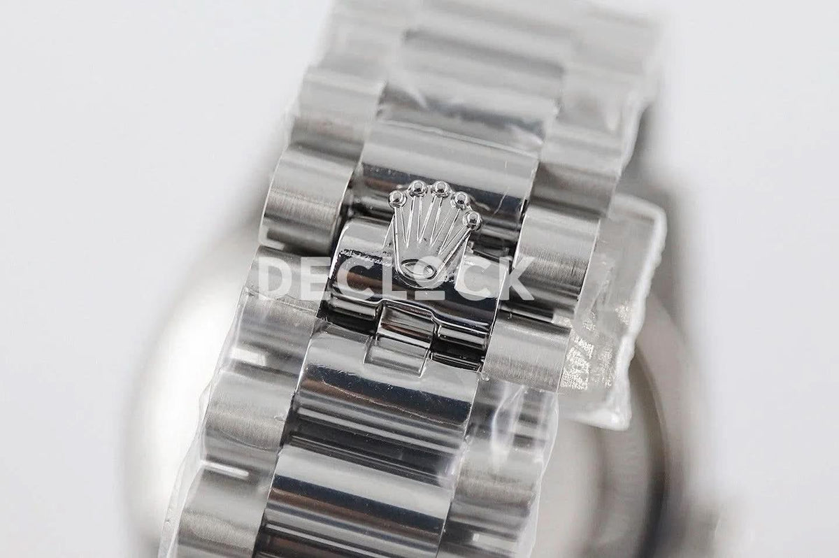 Replica Rolex Day-Date 40 228235 Black Dial in White Gold with Diamond |  Declock.