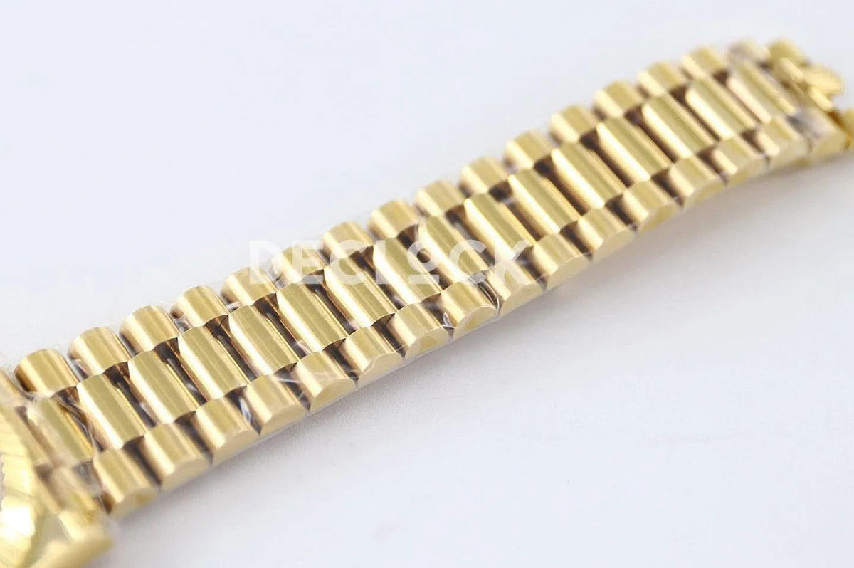 Replica Rolex Day-Date 40 228235 Silver Dial in Yellow Gold |  Declock.
