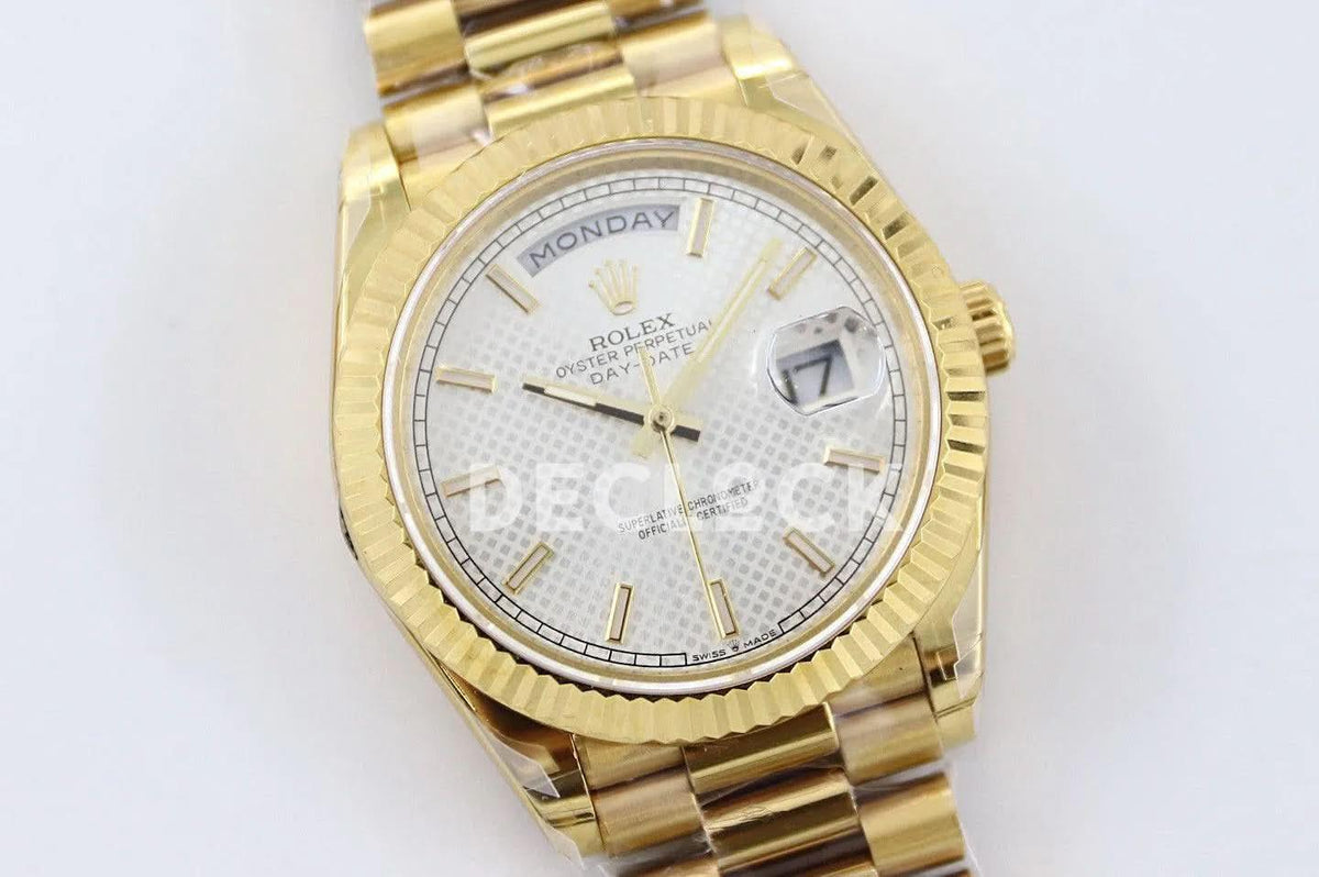 Replica Rolex Day-Date 40 228238 White Dial in Yellow Gold Diagonal Motif |  Declock.