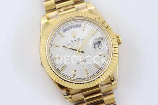Replica Rolex Day-Date 40 228238 White Dial in Yellow Gold Diagonal Motif |  Declock.