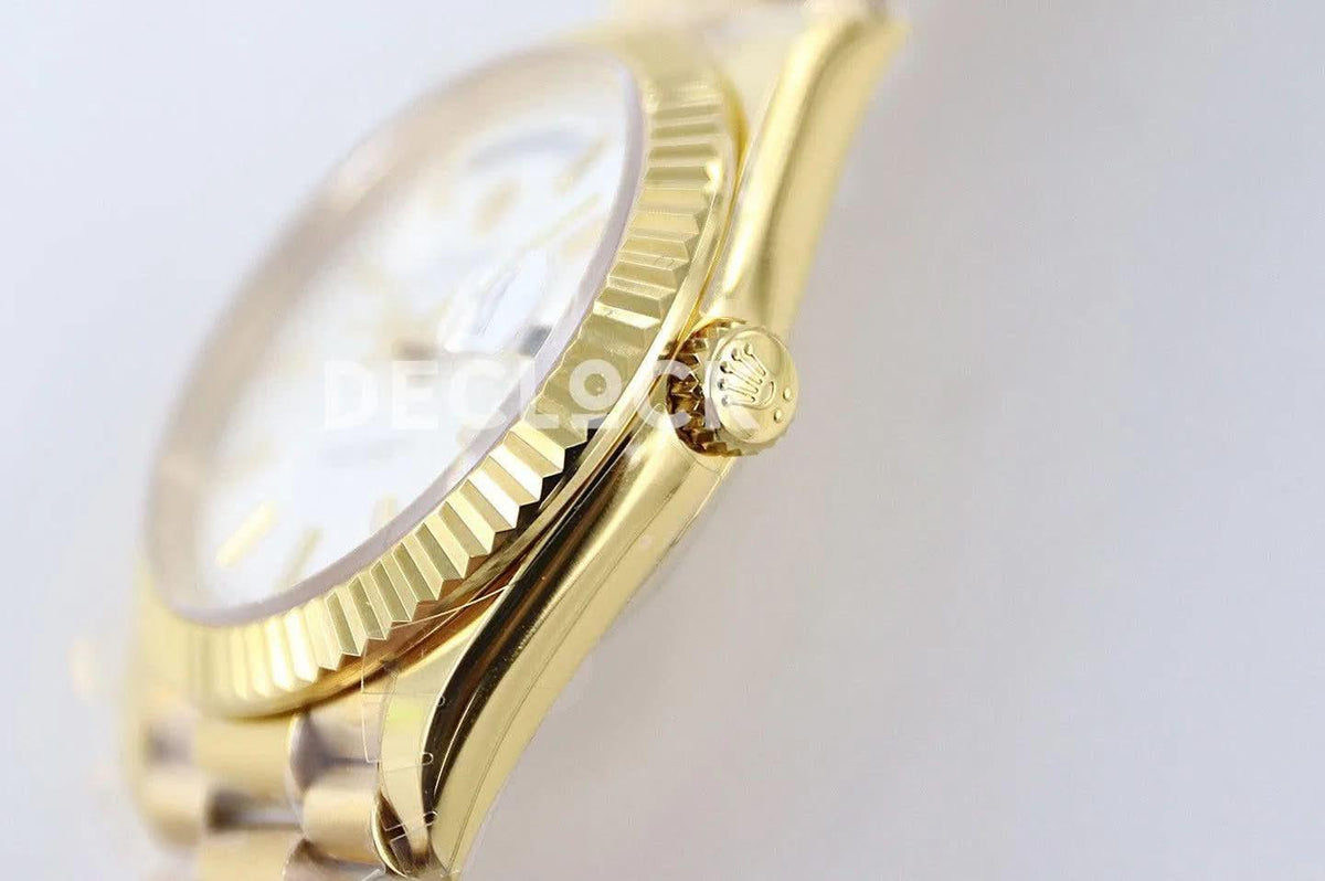Replica Rolex Day-Date 40 228238 White Dial in Yellow Gold Diagonal Motif |  Declock.
