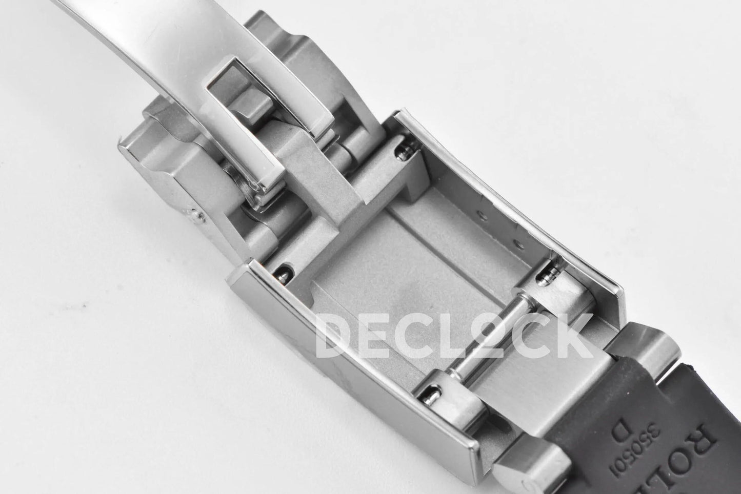 Replica Rolex Daytona 116519 White Dial in White Gold on Rubber Strap |  Declock.